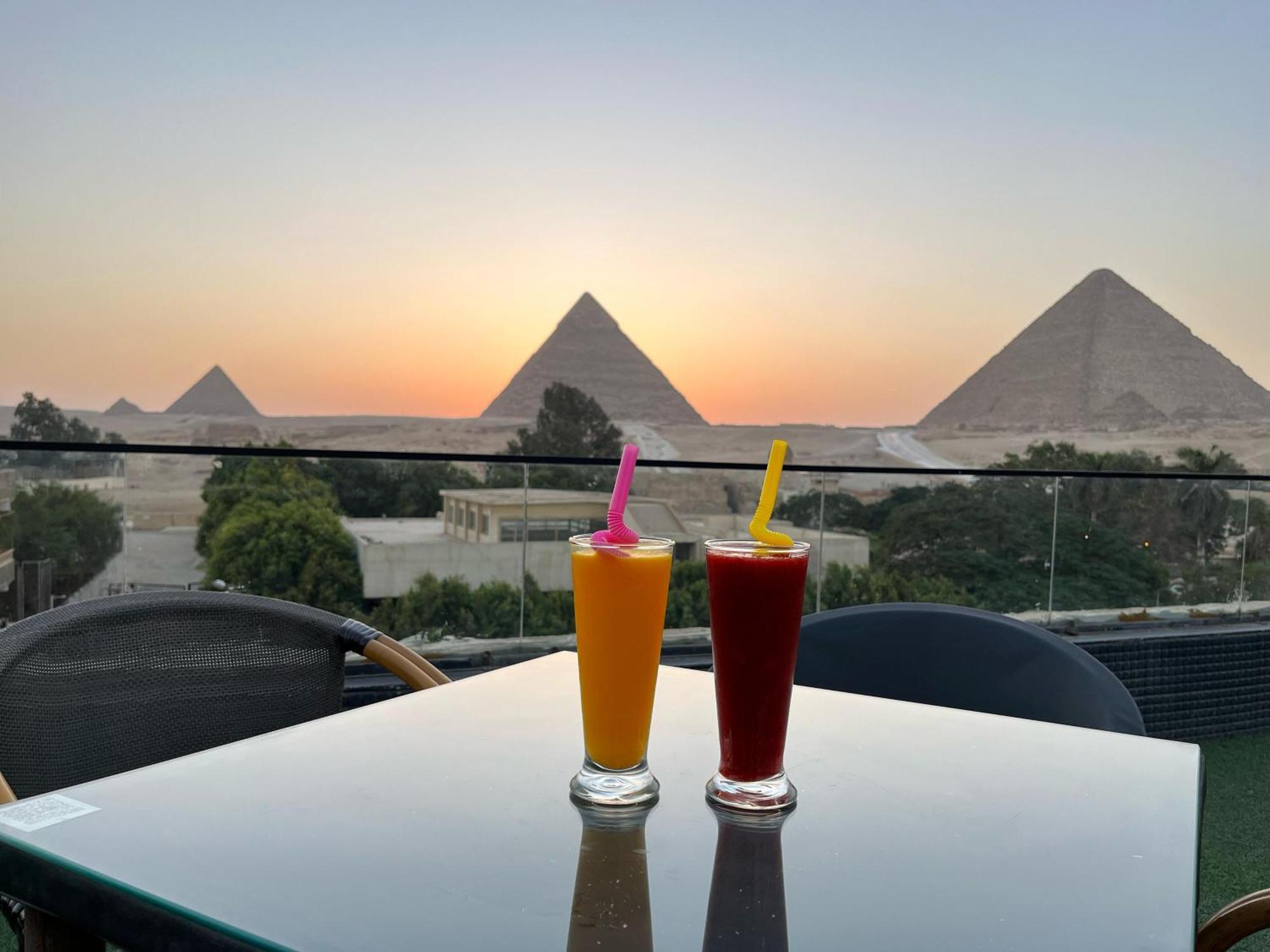 Shadow Pyramids Suites And Jacuzzi Kafret el-Gabal Exterior foto